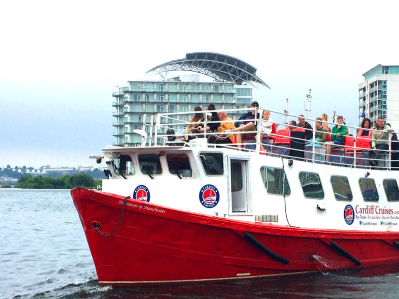 cardiff bay powerboat trips